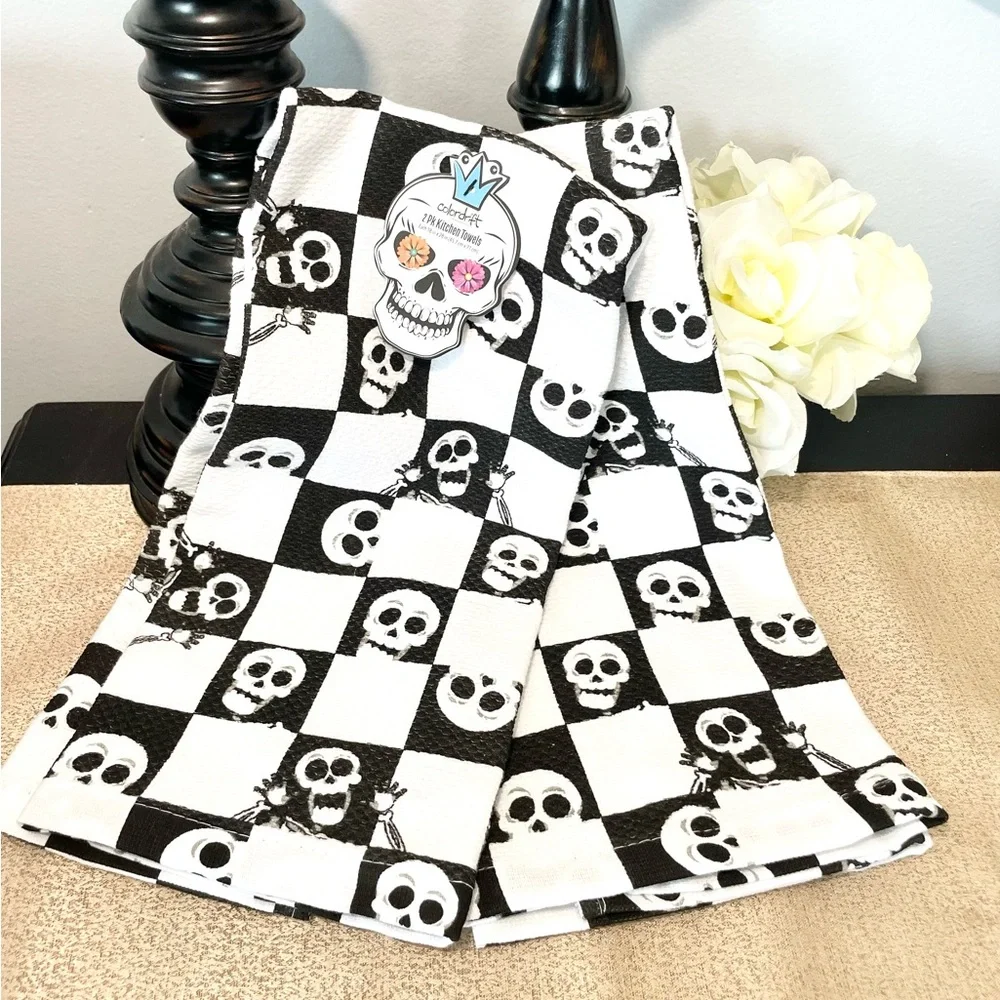 NWT Set of 2 Skeleton/Skulls Kitchen Towels